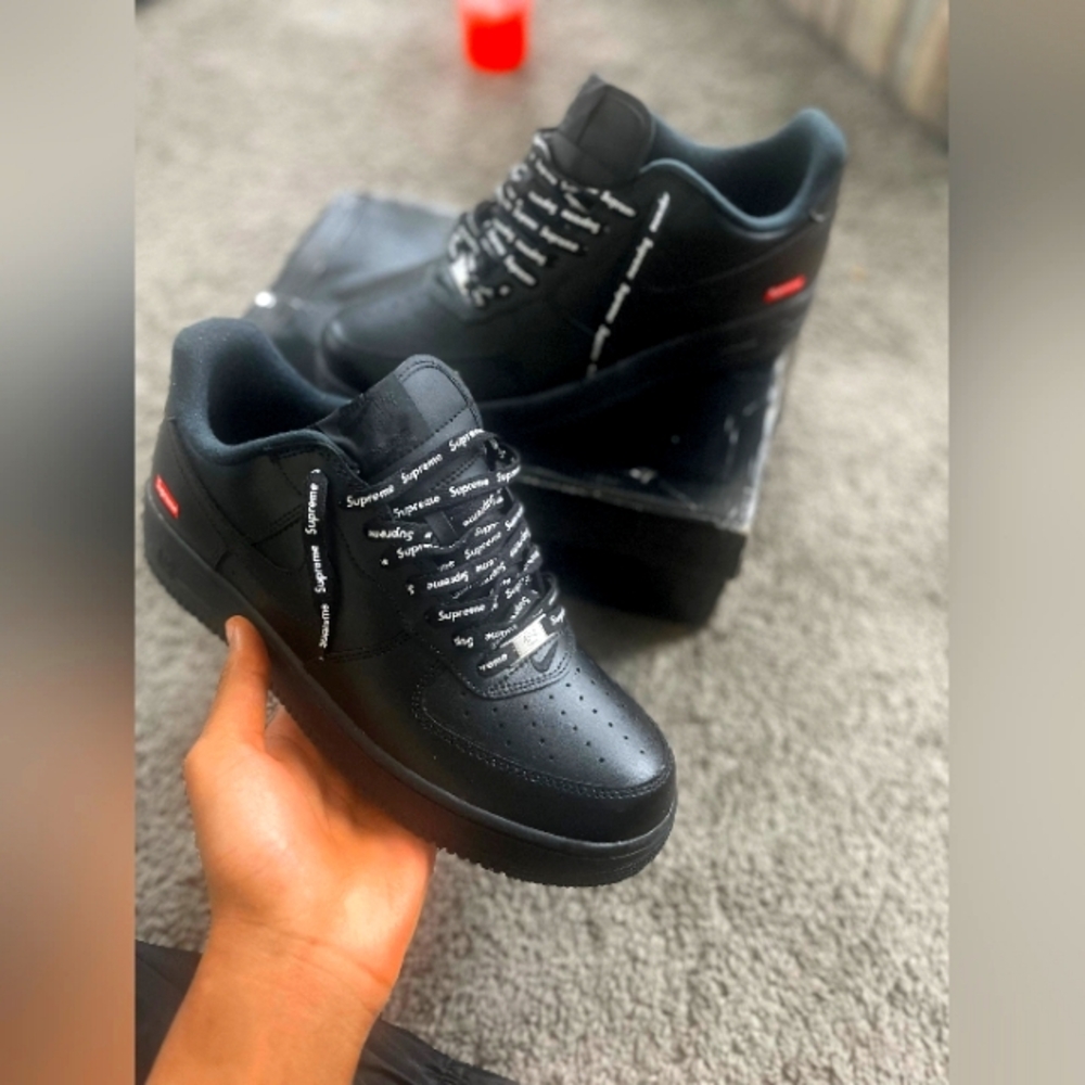 Supreme black air force 1